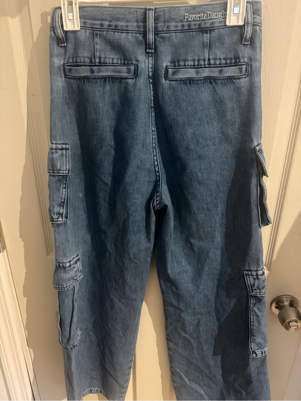 Favorite Daughter The Carly Cargo Jeans in Highway Size 26 - Picture 9 of 16